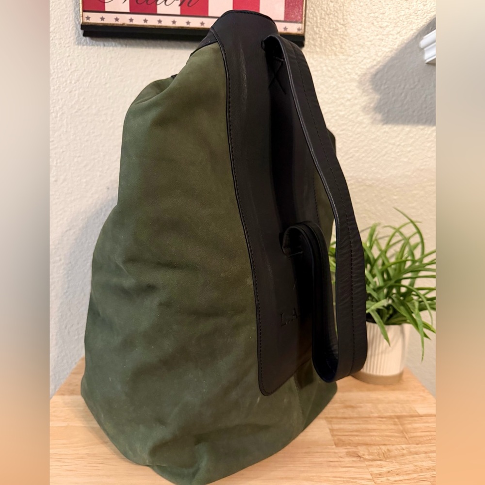 LAMB Nubuck Green Leather w/Black 1-Strap Sling BackPack Excellent Condition!! - Picture 3 of 8